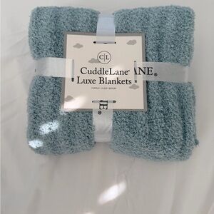 CuddleLane Luxe Blue Blanket